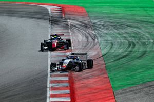 Maiden win for Ed Pearson and Nielsen Racing in a closely-fought Race 1